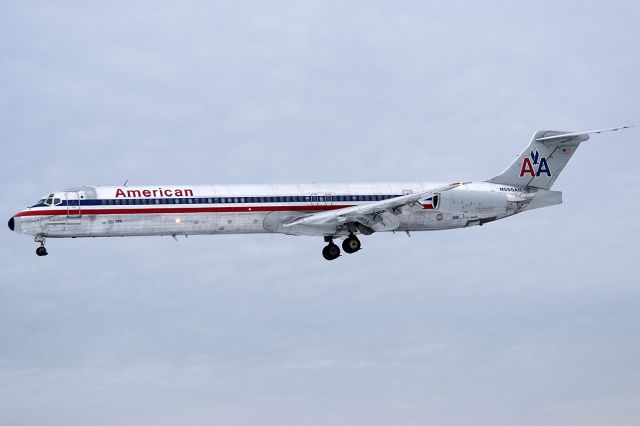 McDonnell Douglas MD-82 (N555AN)