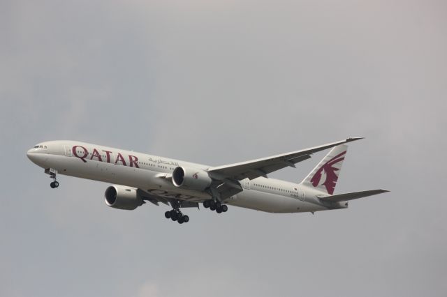 Airbus A330-300 (A7-BAS)