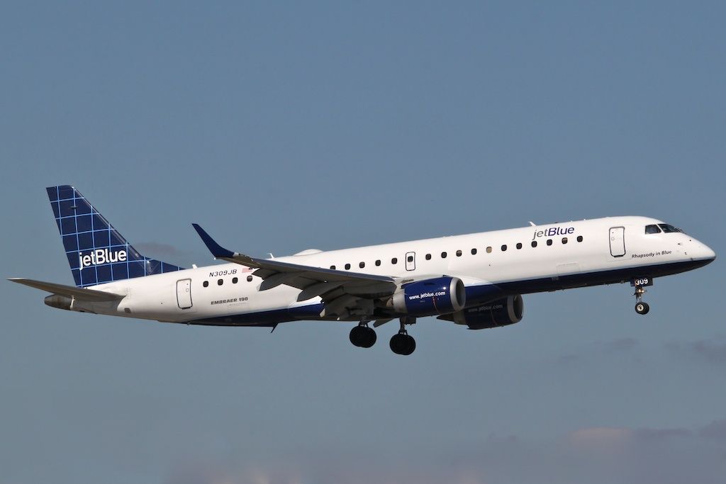 Embraer ERJ-190 (N309JB)