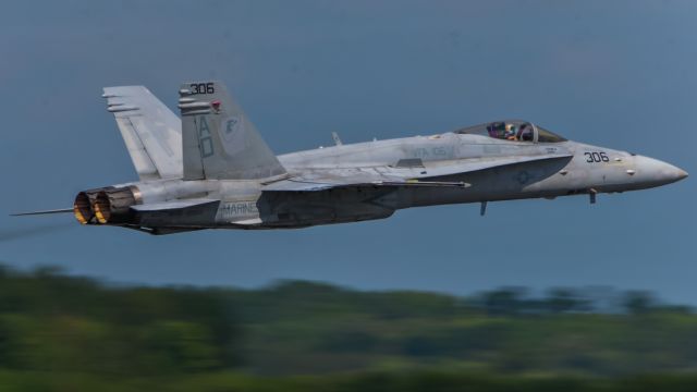 McDonnell Douglas FA-18 Hornet (16-4041)