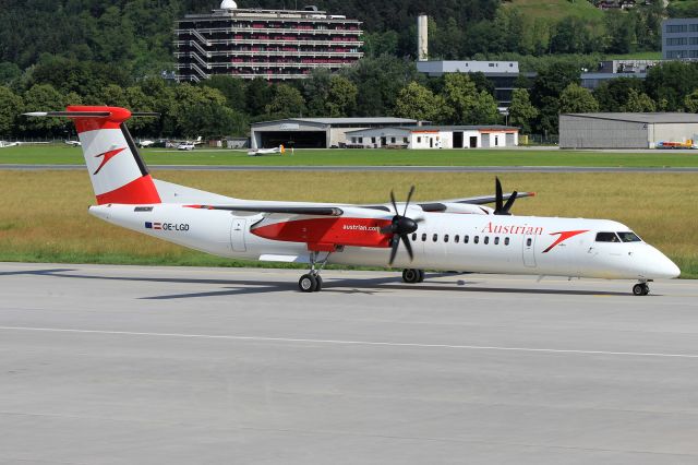 de Havilland Dash 8-400 (OE-LGD)