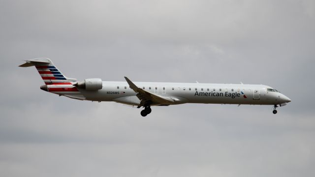 Canadair Regional Jet CRJ-900 (N326MS)