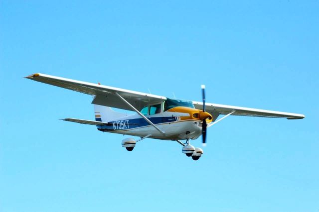 Cessna Skylane (N735KT) - Over Sky King