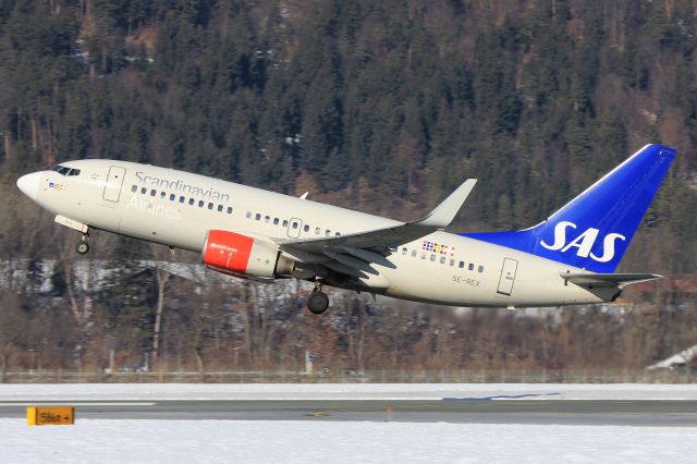 Boeing 737-700 (SE-REX)