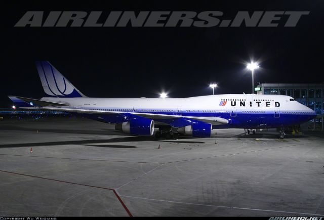 BOEING 767-300 (N181UA)