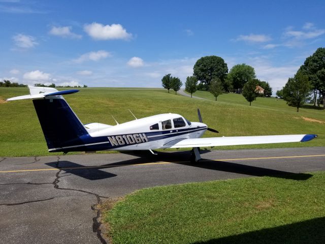 Piper Cherokee (N8106H)