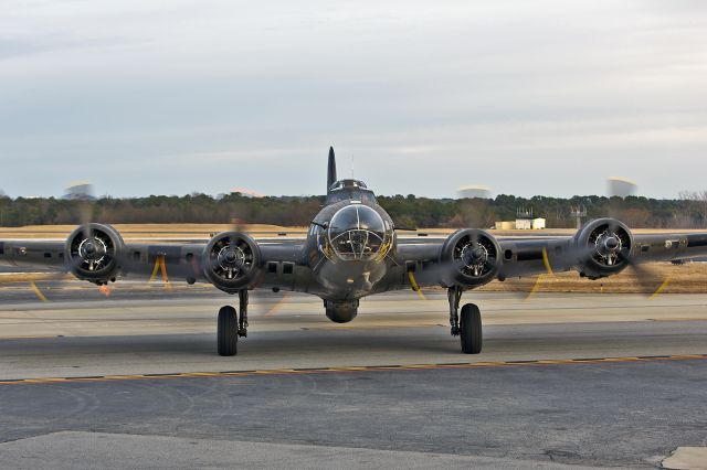 Boeing B-17 Flying Fortress (N3703G)