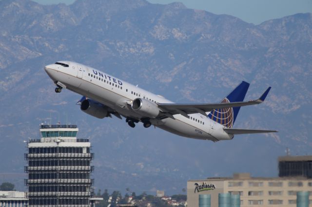 Boeing 737-800 (N77296)