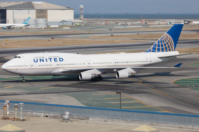Boeing 747-400 (N116UA)
