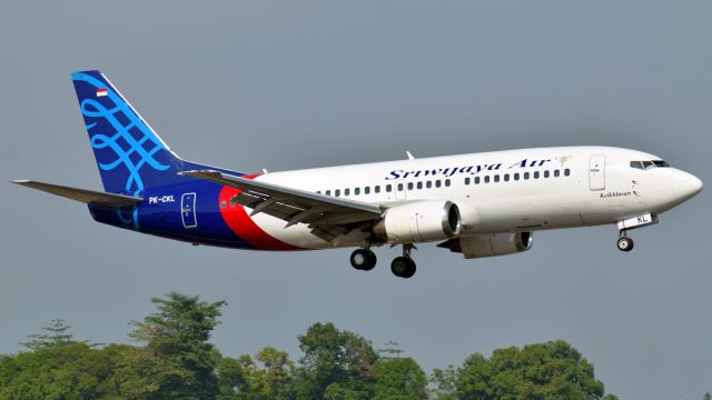 BOEING 737-300 (PK-CKL) - nosename "Keikhlasan"