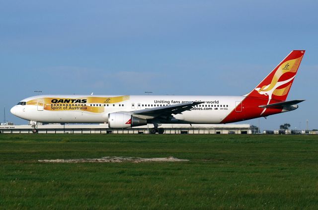 BOEING 767-300 (VH-OGL)