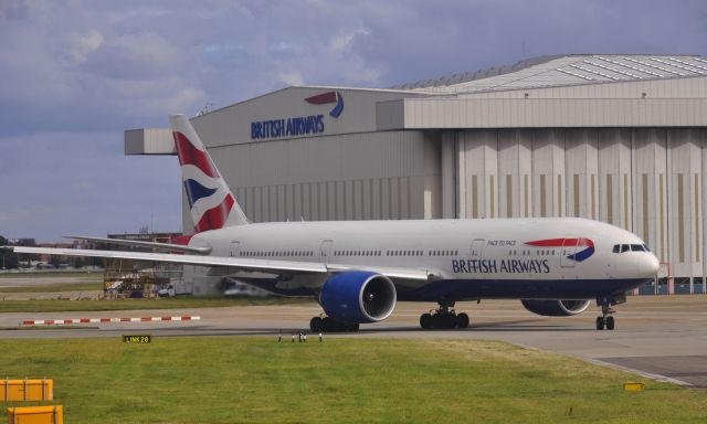 Boeing 777-200 (G-VIIV) - British -Face to Face- Boeing 777-236(ER) G-VIIV Heathrow