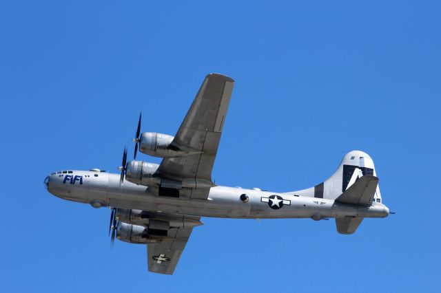 Boeing B-29 Superfortress (N529B) - "Gear-Up" and maintaining runway heading on departure.