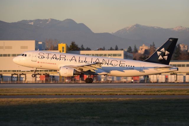 Airbus A320 (C-FDRK)