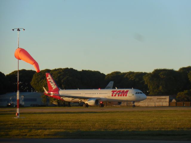 Airbus A320 (PT-XPM) - RWY 31 