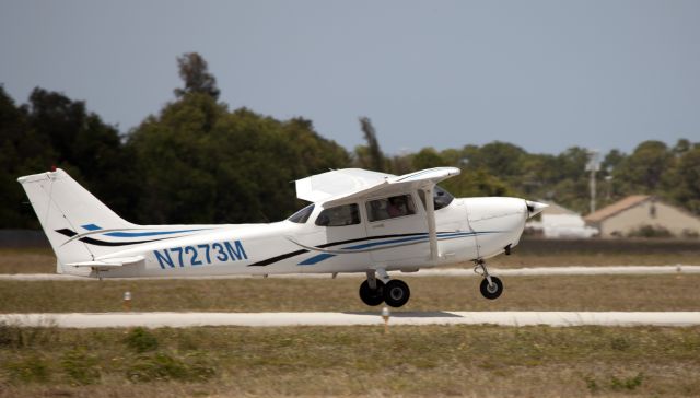 Cessna Skyhawk (N7273M)