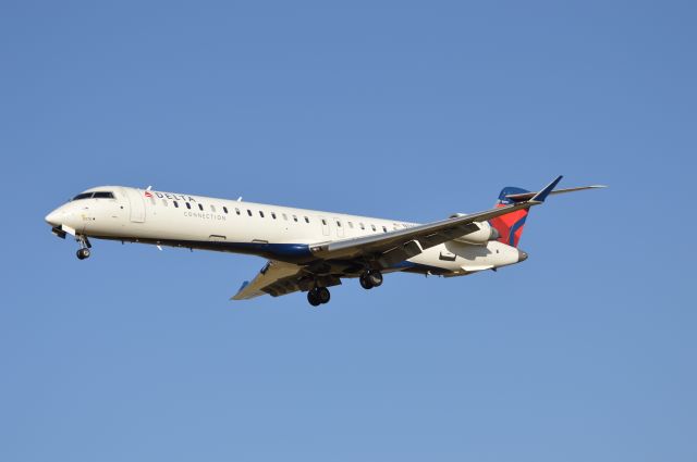 Canadair Regional Jet CRJ-900 (N170PQ)