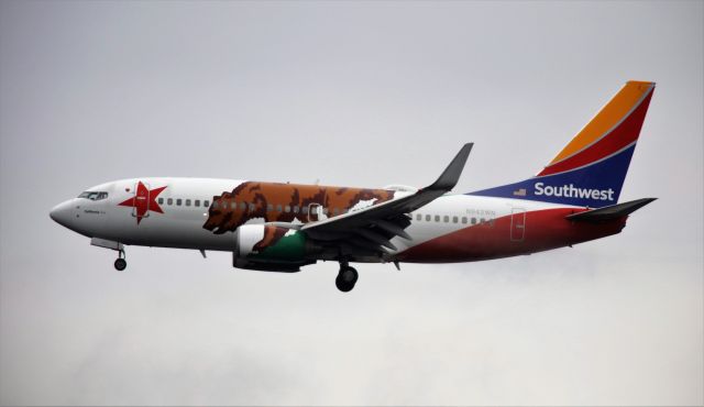 Boeing 737-700 (N943WN) - California One Livery