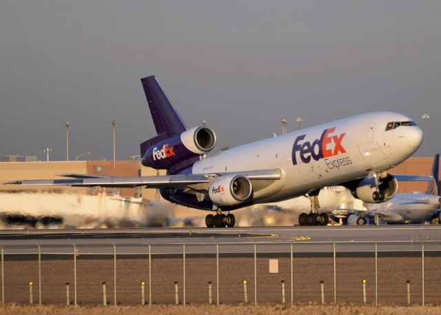 McDonnell Douglas DC-10 (N375FE)