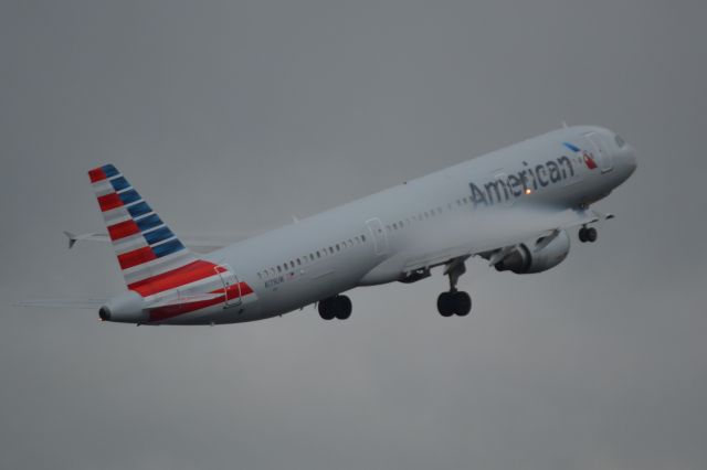 Airbus A321 (N179UW) - Departing 18L at KCLT - 4/7/18