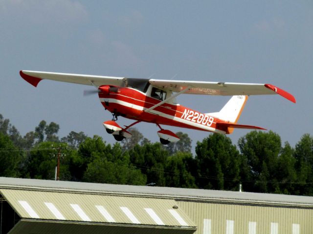 Cessna Commuter (N22009) - Taking off RWY 24