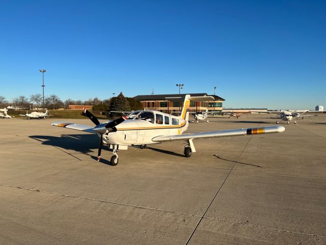 Piper Saratoga (N3738M) - In front of Pilot Pete's Restaurant, Schaumberg, IL 06C