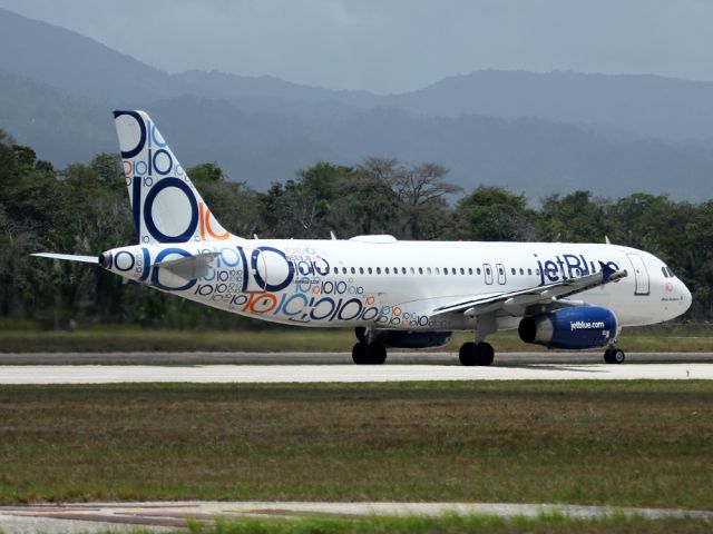 Airbus A320 (N569JB)