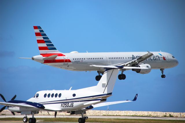 Beechcraft Super King Air 200 (N250JS)