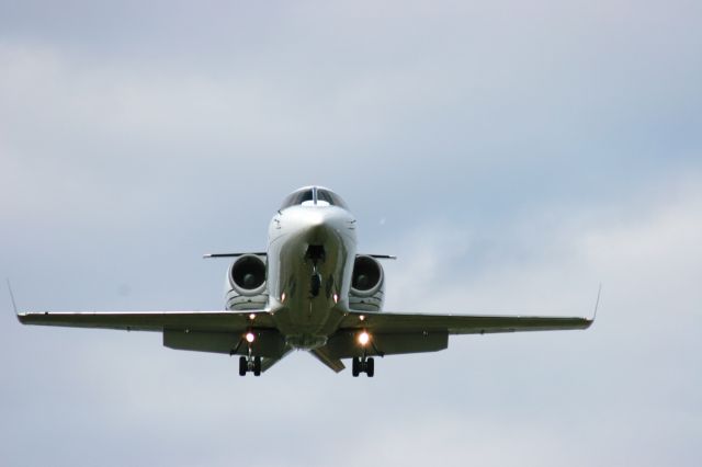 — — - Austin Straubel / Green Bay Traffic Runway 18 Landing