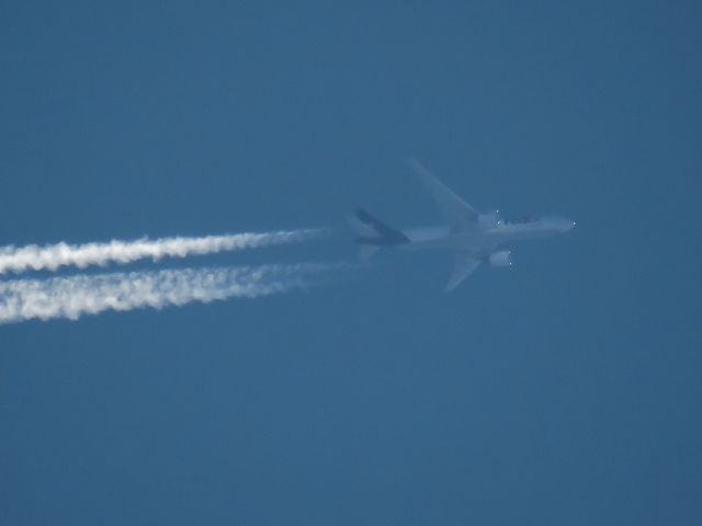 BOEING 777-200LR (N854FD)