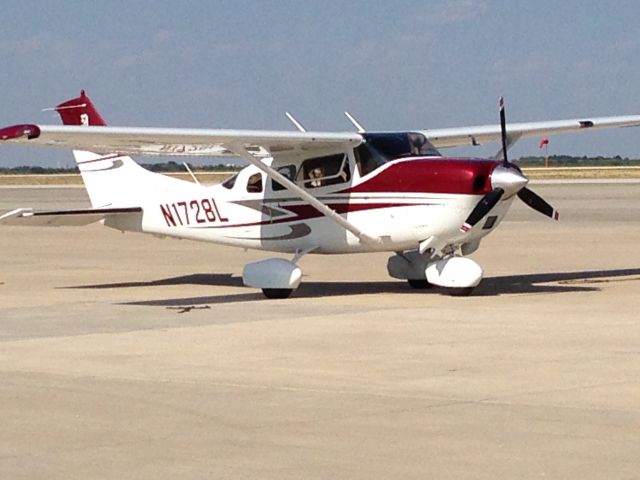 Cessna T206 Turbo Stationair (N1728L)