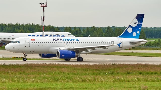 Airbus A320 (EX-32005)