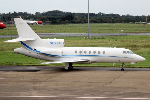 Dassault Falcon 50 (N877SA) - Taxiing to the ramp on 26-Sep-21 after a flight from KLYH.