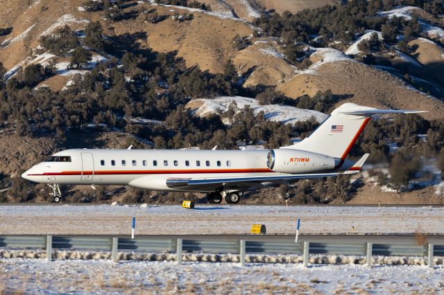 Bombardier Global Express (N711WM)