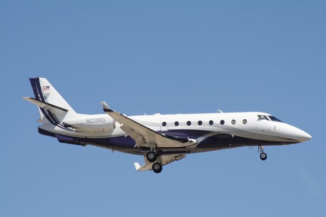 IAI Gulfstream G200 (N20BD) - Landing at John Wayne Airport July 5 2018.