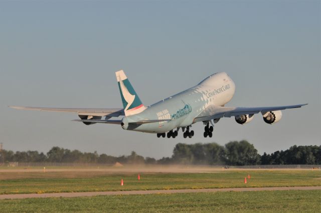 BOEING 747-8 (B-LJA)