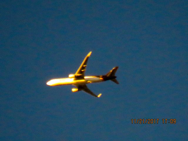 BOEING 767-300 (N340UP)