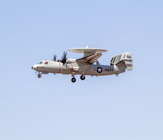 Grumman E-2 Hawkeye (16-5822) - E-2 Hawkeye landing on 25L for a fuel stop before heading back home to Point Mugu.