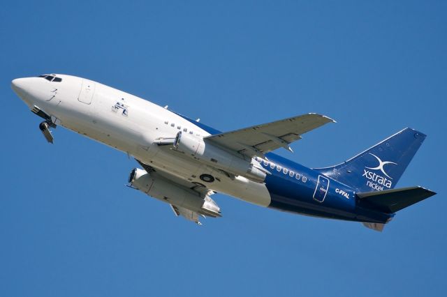 Boeing 737-200 (C-FFAL) - B732 Combi with nose gear gravel deflector and vortex dissipators on the engines. Registered as a private plane by the mining company Xstrata.