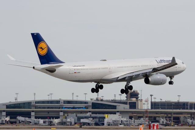 Airbus A330-300 (D-AIKB) - Lufthansa - D-AIKB - A330-300 - Arriving KDFW 02/15/2014