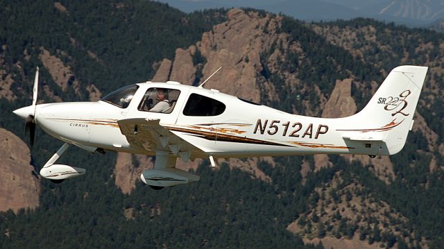 Cirrus SR-22 (N512AP)