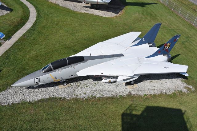 Grumman F-14 Tomcat (16-2912) - Repainted since my last visit.