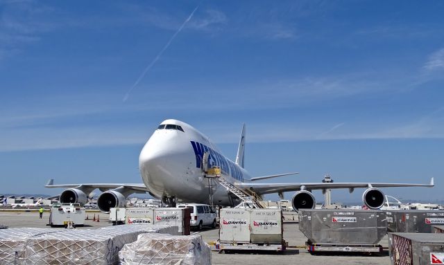 Boeing 747-400 (N356KD)