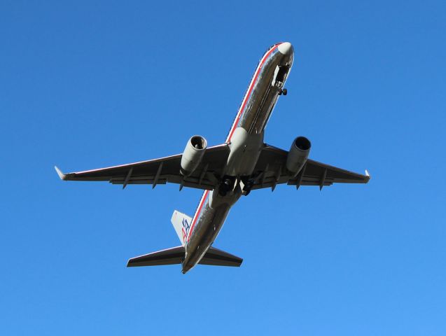 Boeing 757-200 (N677AN)