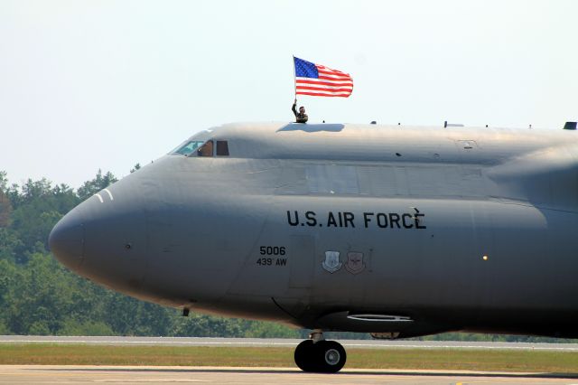 Lockheed C-5 Galaxy (85-0006) - New England Airshow 2012.