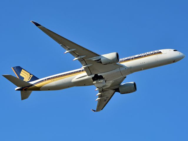Airbus A350-900 (9V-SMO) - Kystvejen RWY04R