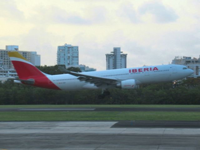 Airbus A330-200 (EC-MOY)