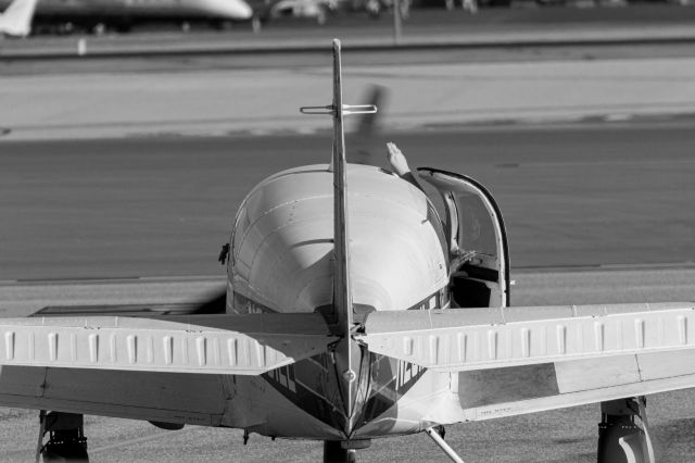 Mooney M-20 (N231LE)