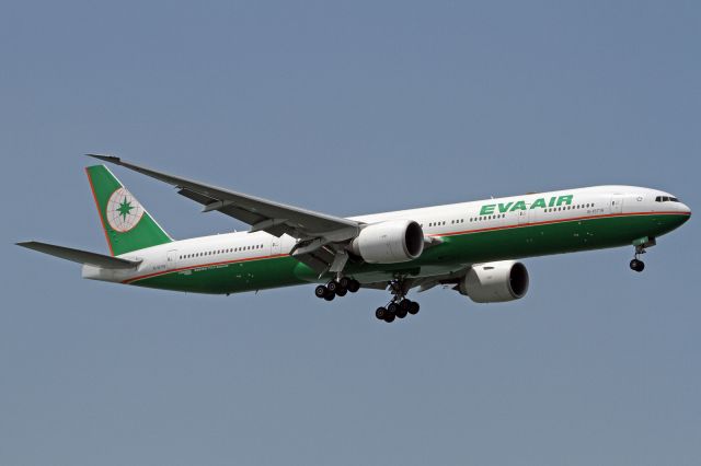 BOEING 777-300 (B-16719)