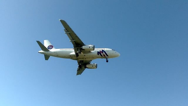 Airbus A319 (SX-ABE) - Voici en souvenirs, les dernières photos prise de lAttérrissage de lAirbus A319-132 de Atlas Atlantique Airlines à Vatry avant la fin des vols et de la compagnie Aérienne (Partie 2)